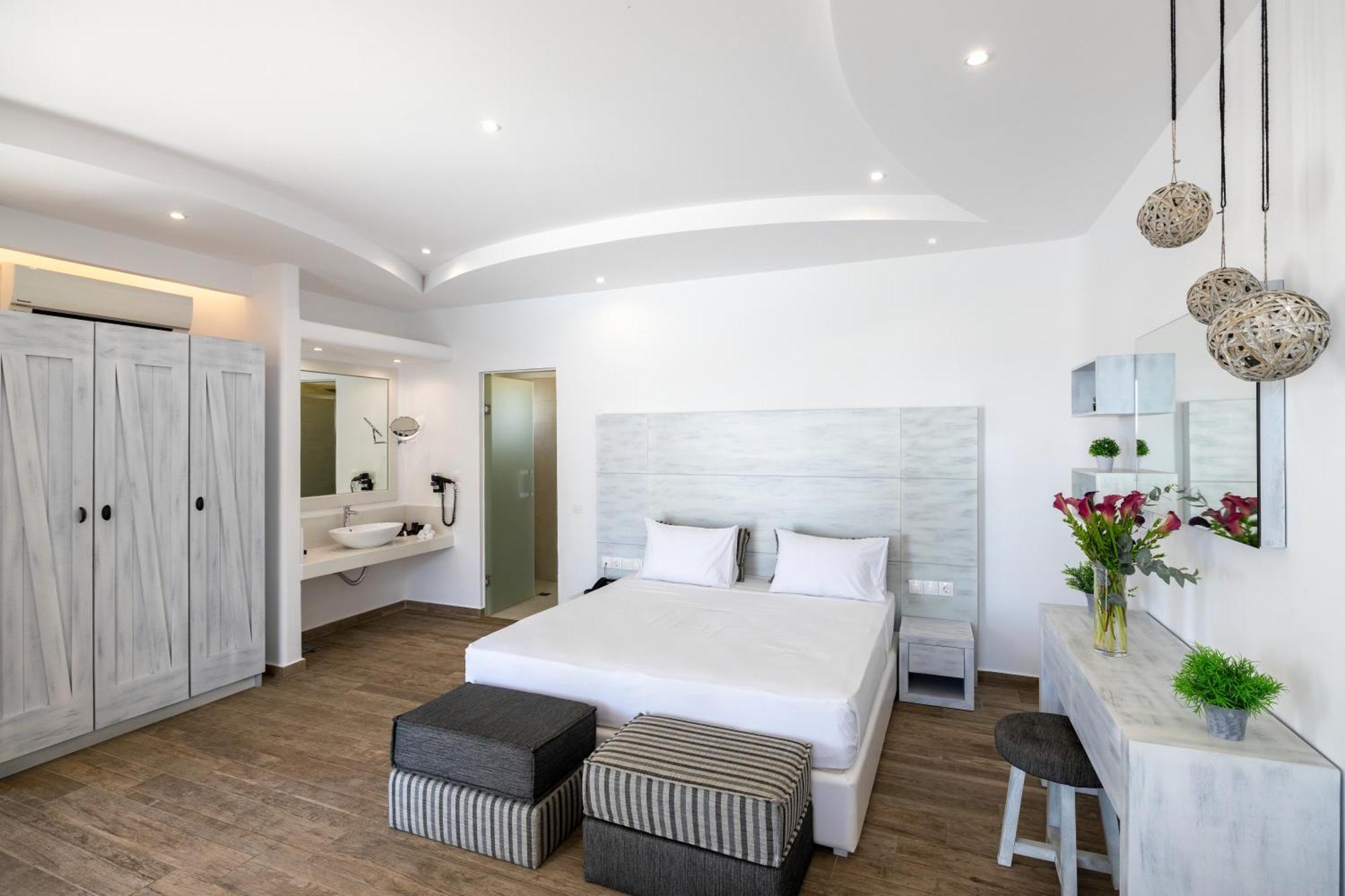 מלון Tropicana , & Mykonos 4*