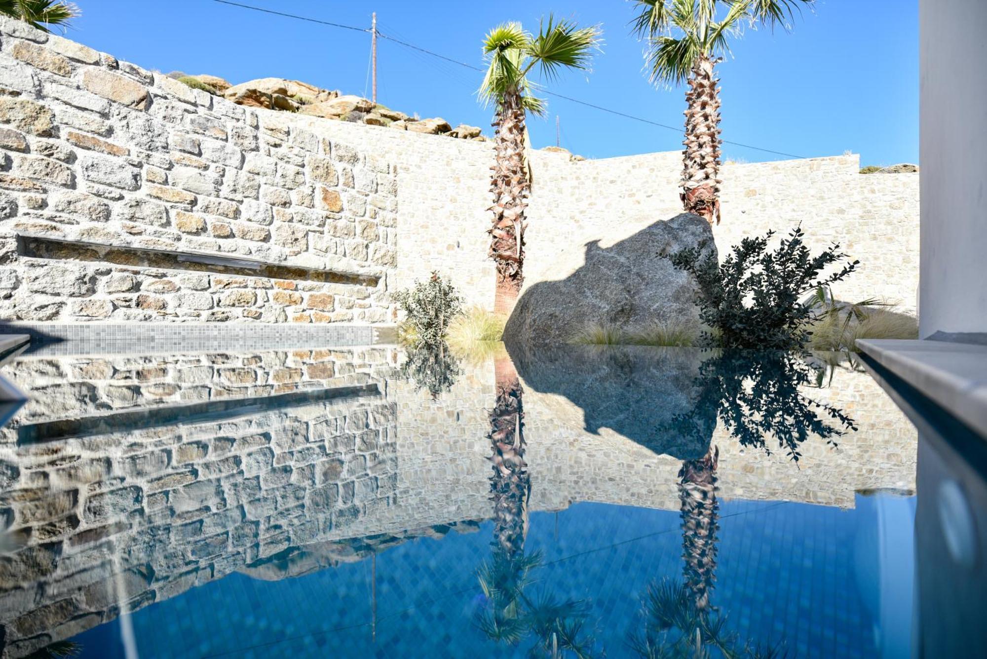 Tropicana , & Mykonos פרדייז ביץ'